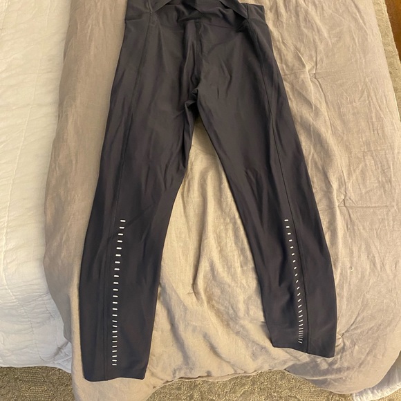 Under Armour Crop Leggings - Picture 4 of 4